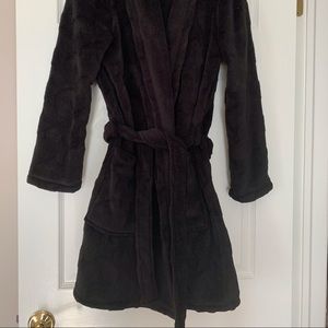 Like New! Black Fleece Robe Short Length